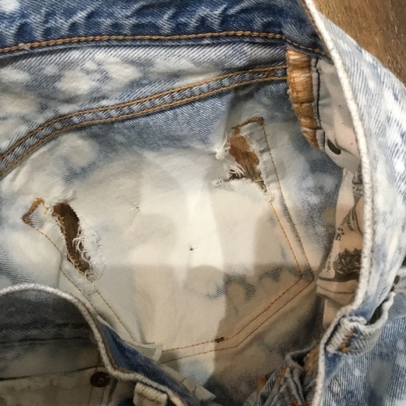 𝅺LEVI’S 501 destroyed slash bleached button up cut off shorts - Picture 7 of 9